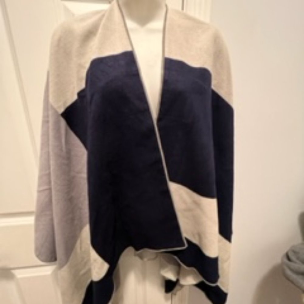 MELIFLUOS Women's Reversible Shawl/Poncho nwot